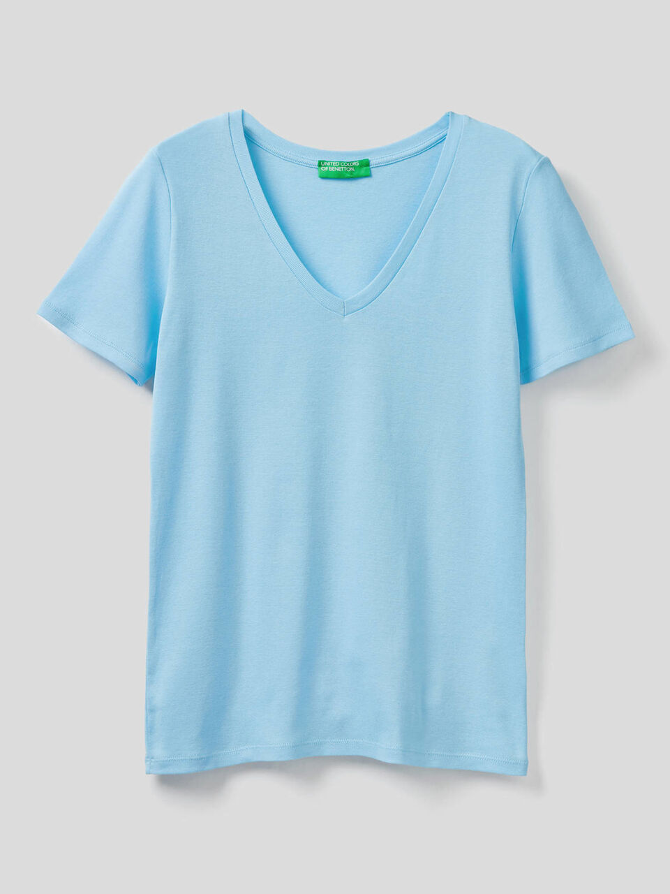 T-Shirt aus reiner Baumwolle mit V-Ausschnitt image number 1
