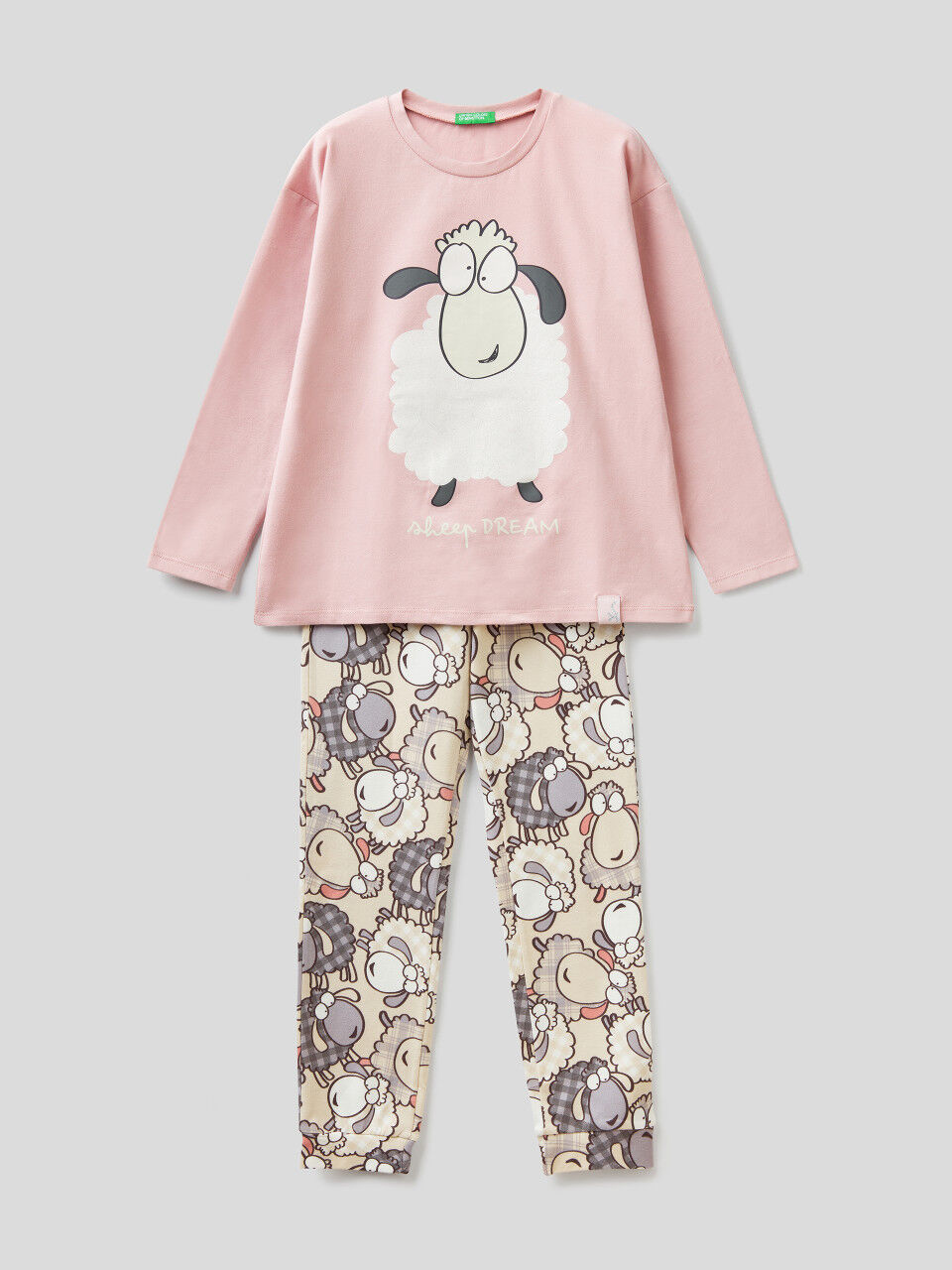 Warm pyjamas with sheep print