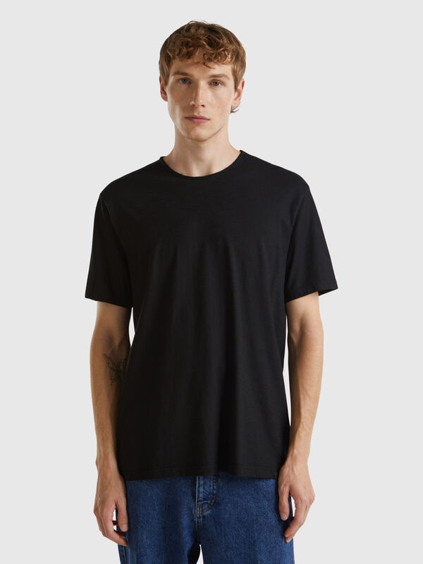 T-Shirt aus  geflammter Baumwolle in Schwarz Herren