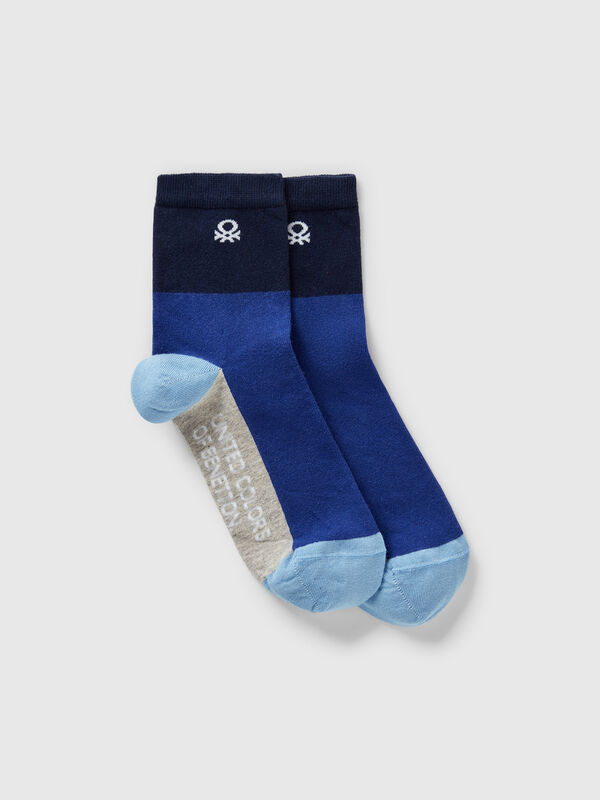 Les chaussettes blocs de couleurs