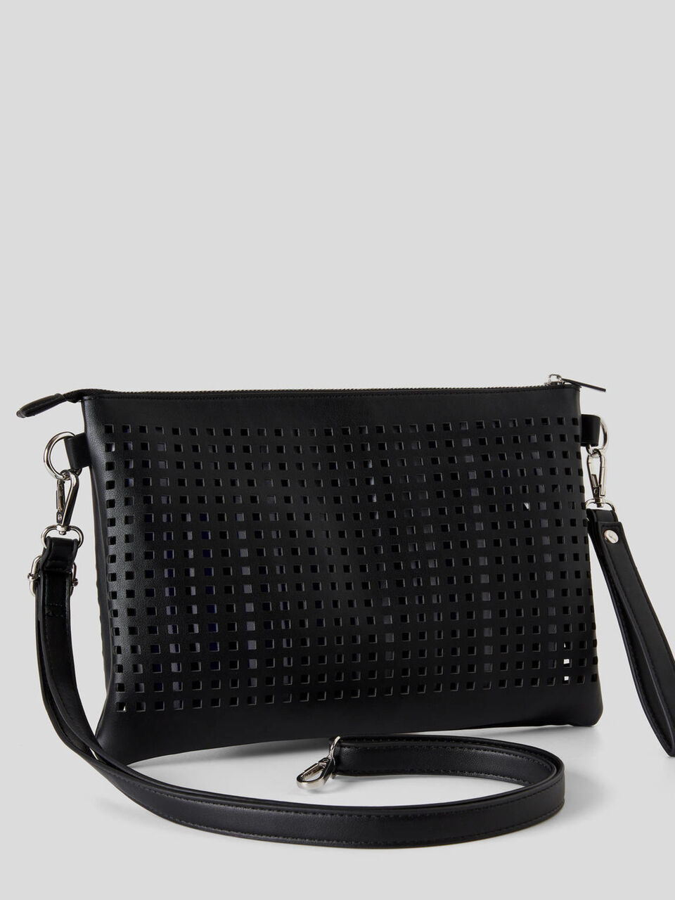 Tasche mit Lochmuster und herausnehmbarer, kleinerer Tasche image number 2
