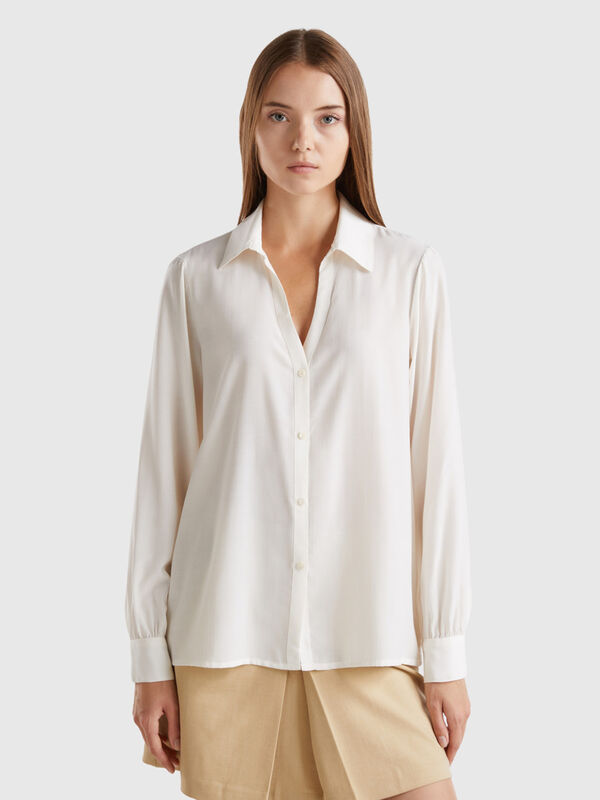 Chemise à col en V Femme