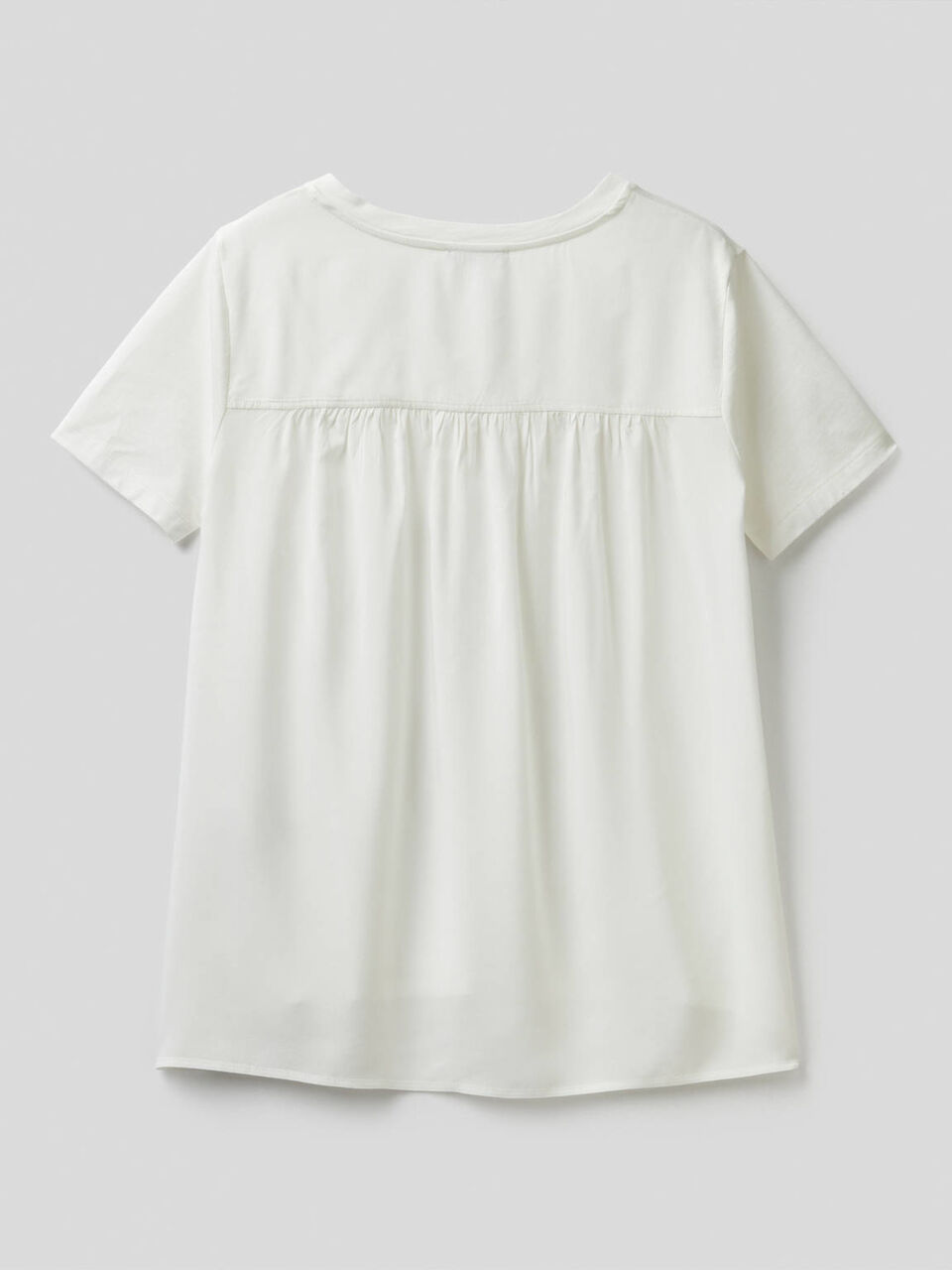 T-Shirt mit Rückenteil aus Viskose image number 2