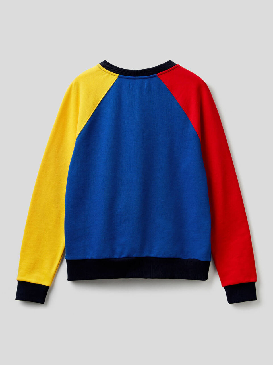 Sweatshirt mit Rundausschnitt und Raglanärmeln image number 2