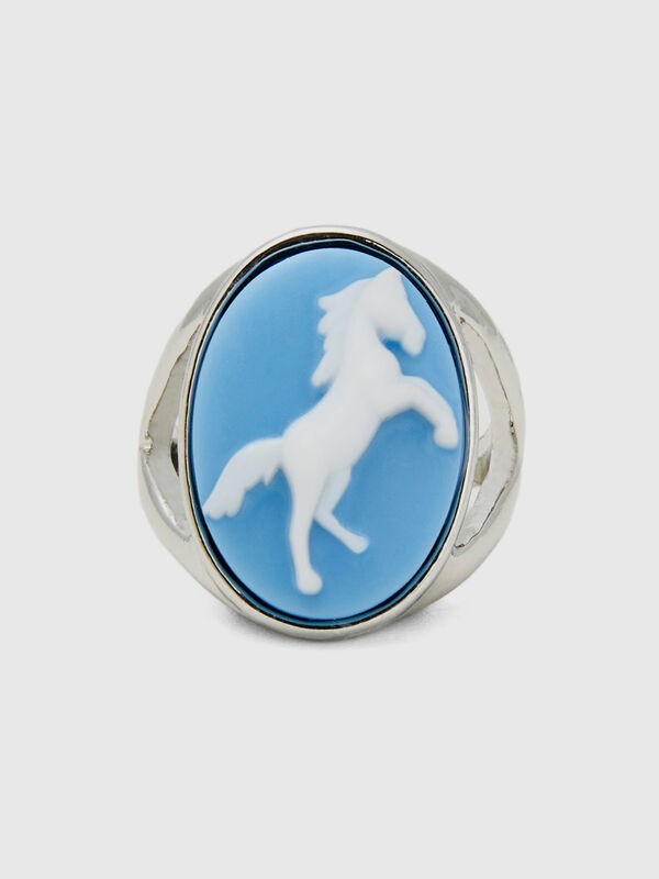 Himmelblauer Ring mit Kamee mit Pferd Damen