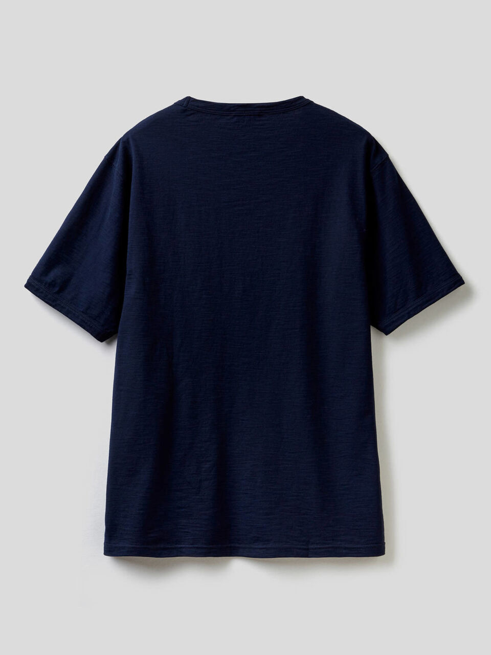T-Shirt aus Baumwolle mit Tasche image number 2
