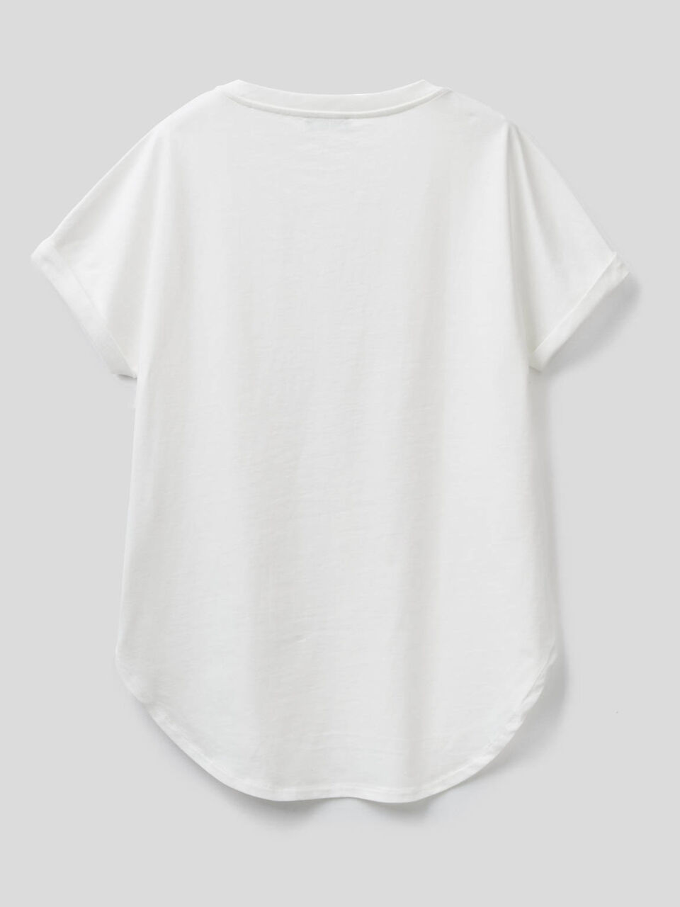 T-shirt with cuffed sleeve image number 2