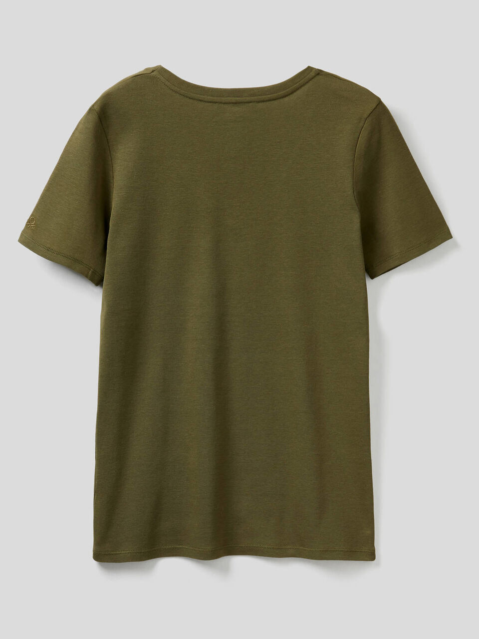 Pure cotton t-shirt with V-neck image number null