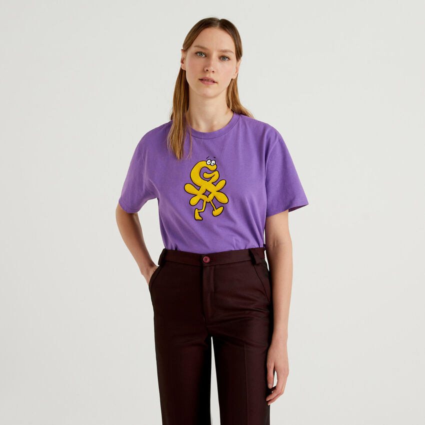 Violettes T-Shirt mit Print und Stickerei by Ghali