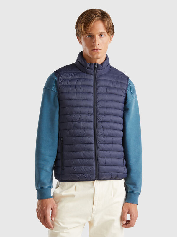 Sleeveless puffer jacket with recycled wadding Men