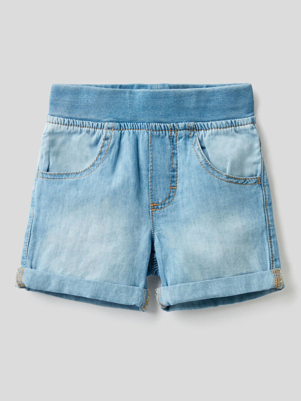 Jean look bermudas with stretch waist image number 1