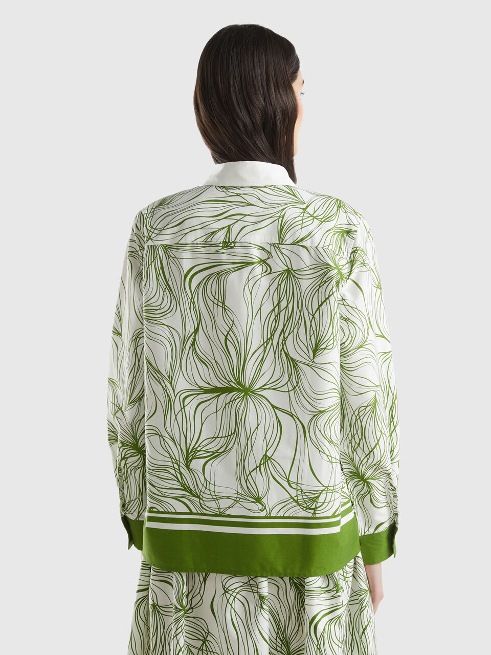 Chemise à motif en viscose durable - Vert olive | Benetton