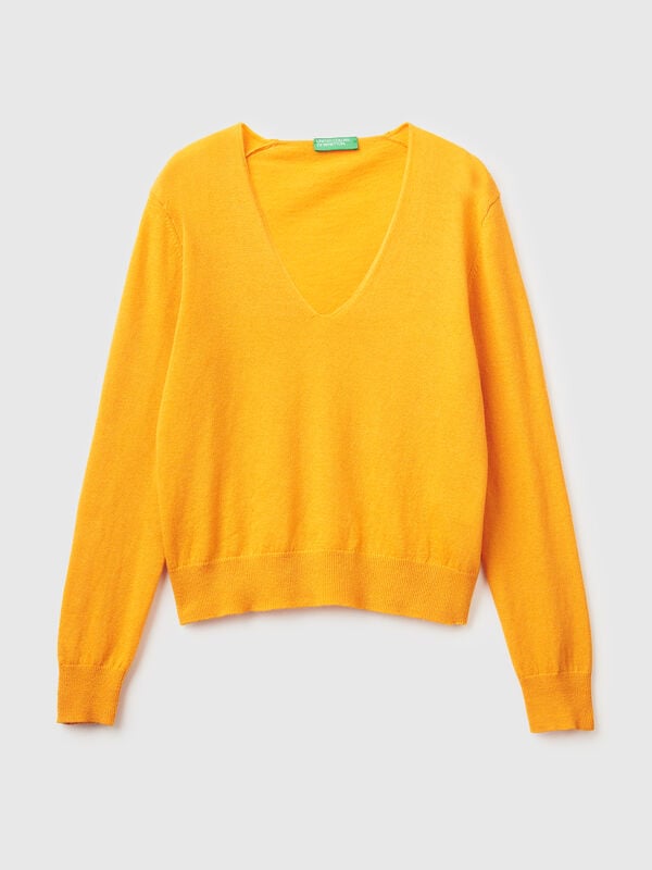 Ocher yellow V-neck sweater in pure Merino wool Women