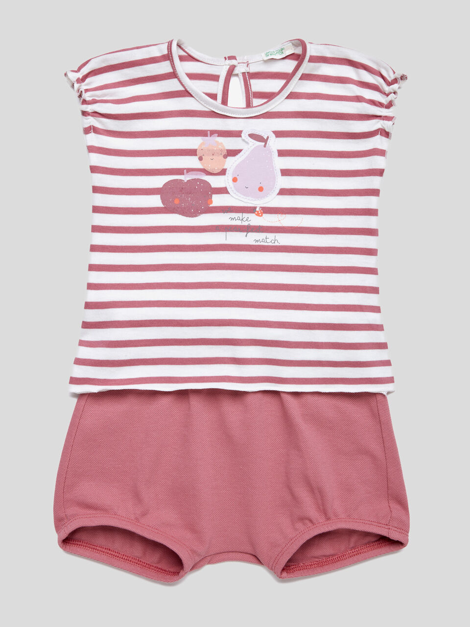 Ensemble t-shirt à rayures et short image number 1