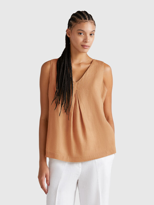 Sleeveless blouse in pure linen Women
