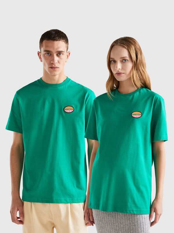 T-shirt vert avec patch