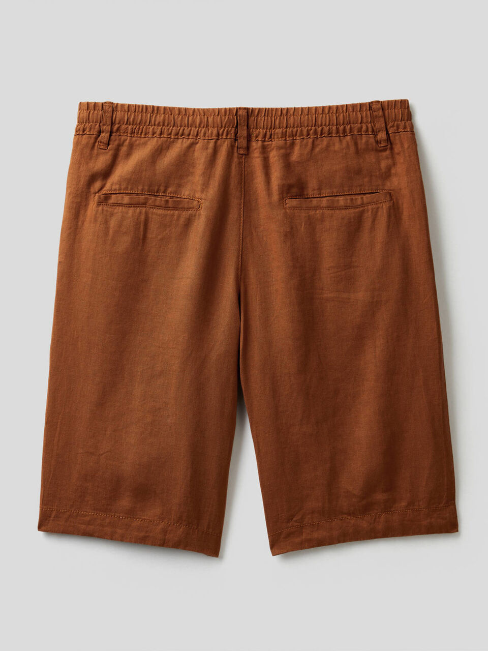 Bermudas in 100% linen image number 2