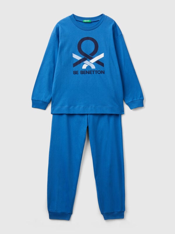 Langer Pyjama in Blau mit Logodruck Jungen