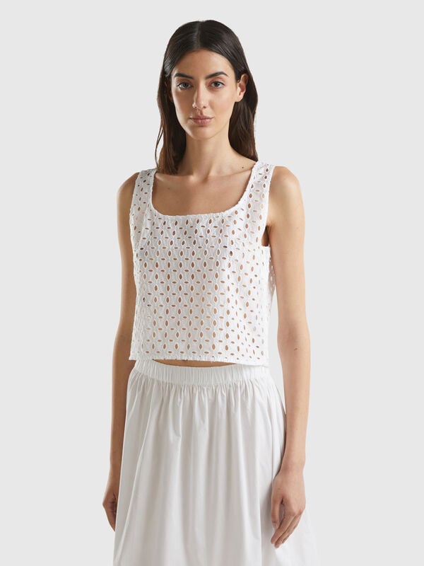Sleeveless blouse in broderie anglaise Women