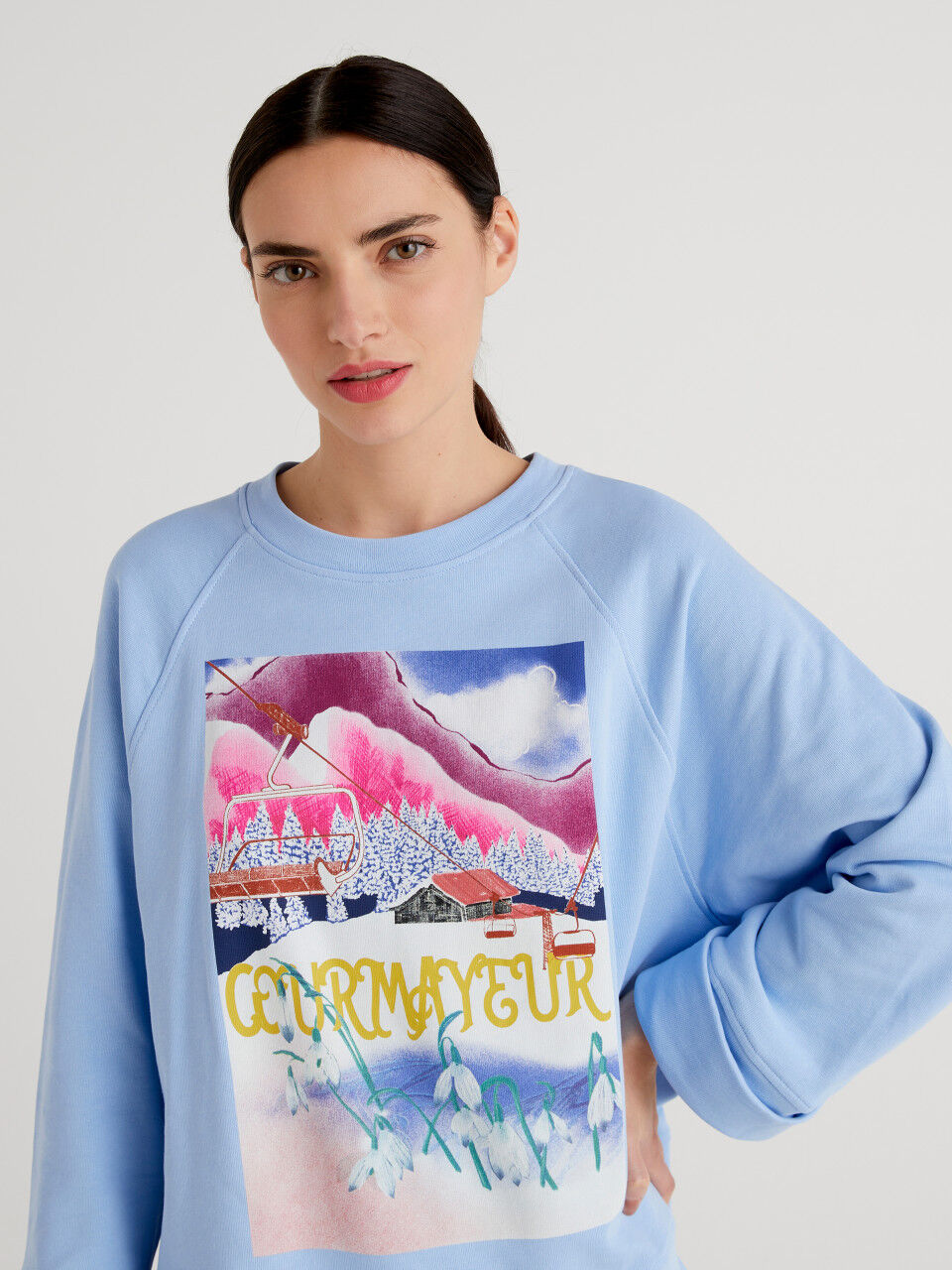 Sweatshirt with winter print