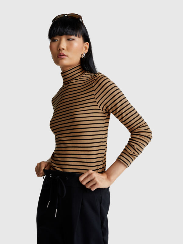 Gestreiftes Rollkragen-T-Shirt Damen