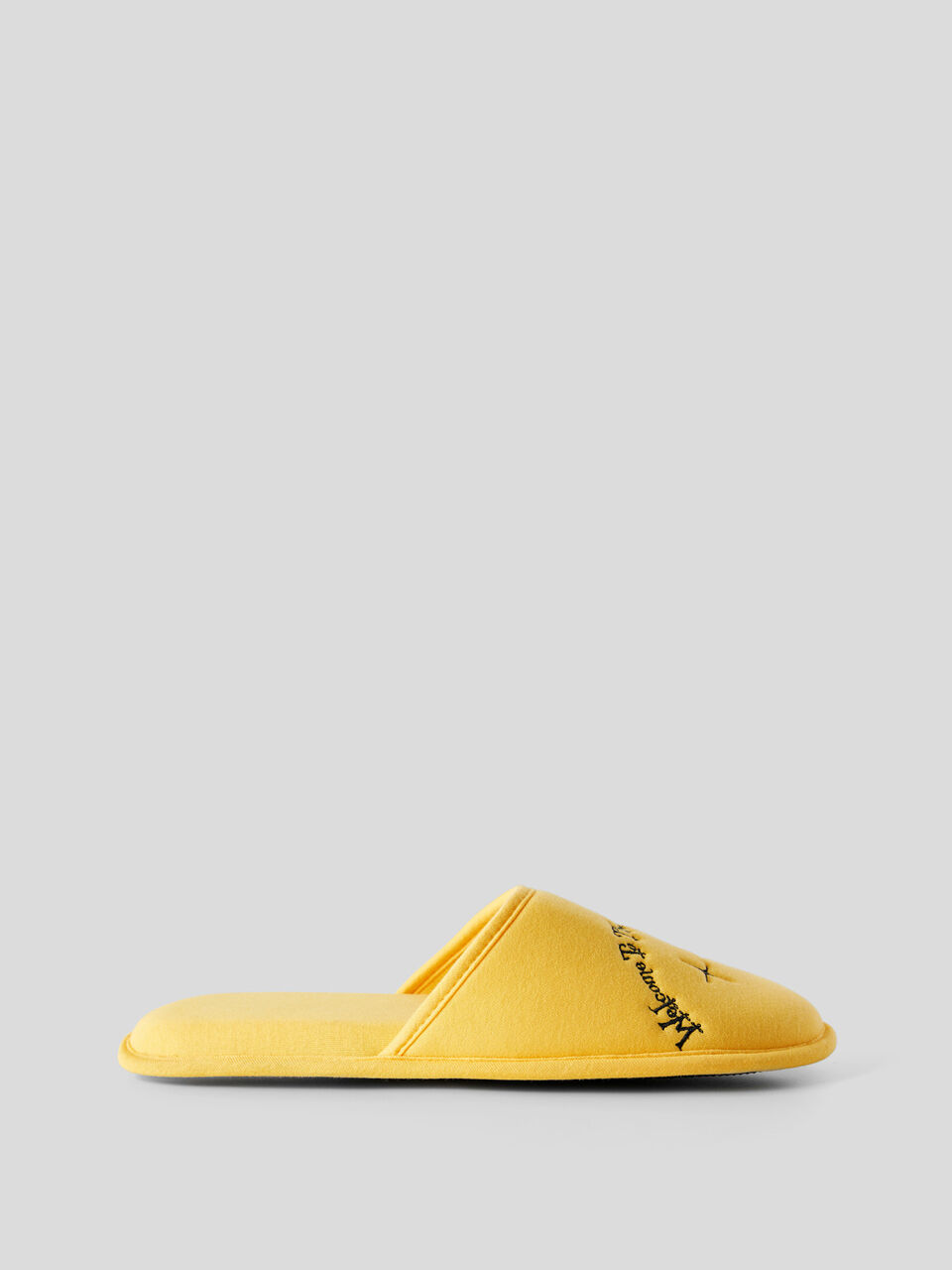 Chaussons avec broderie by Ghali image number 1