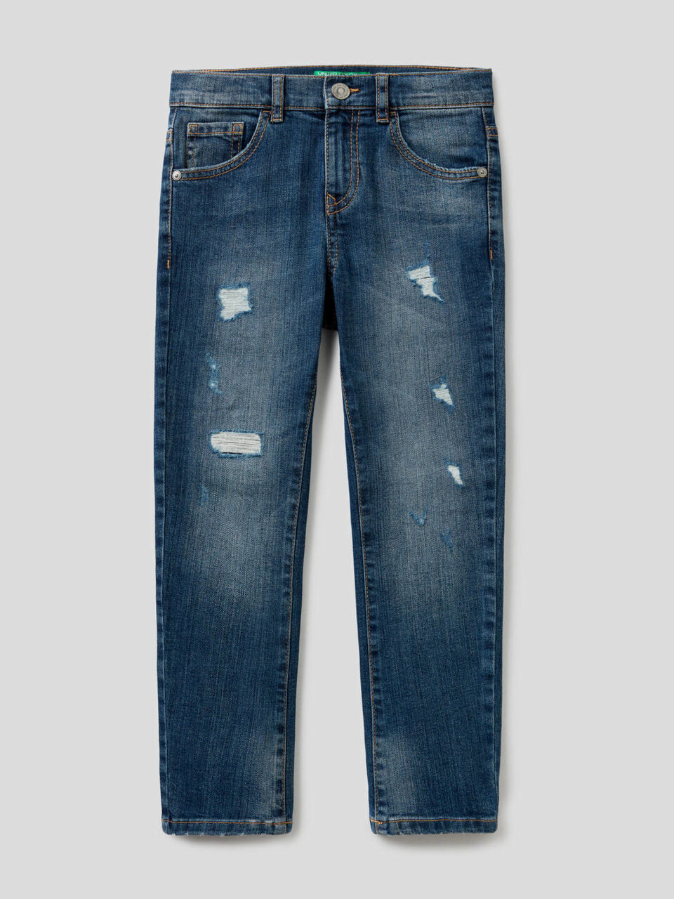 Jeans coupe skinny avec déchirures image number 1