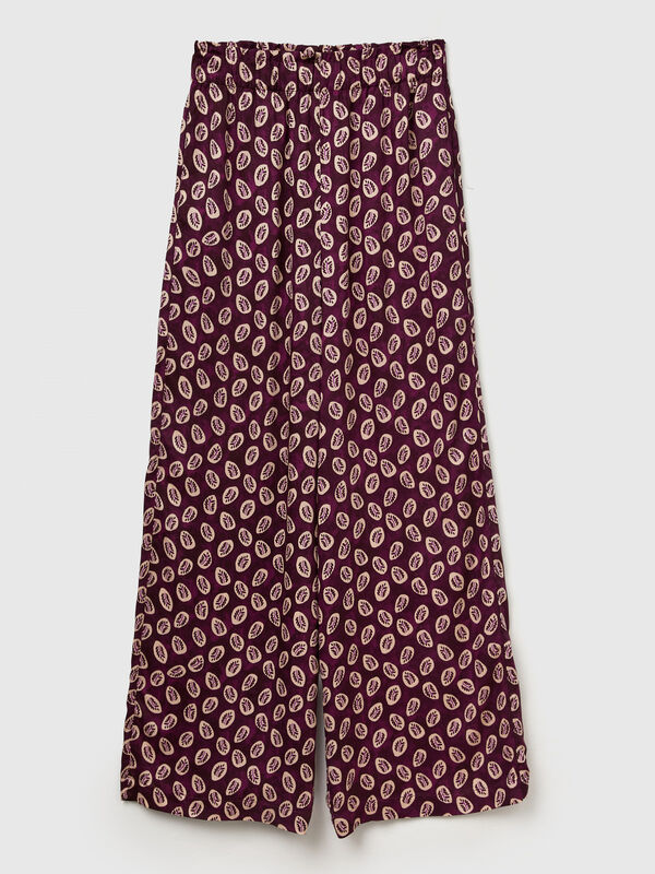 Flowy trousers with bandana print Flowy trousers with bandana print Women