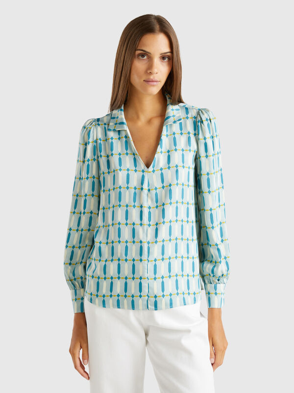 Blouse in satin with geometric pattern Women