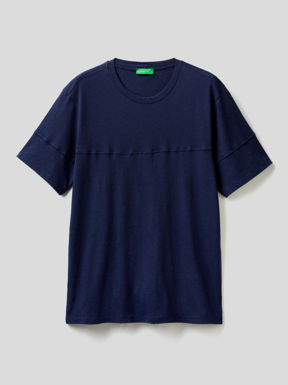 Solid color t-shirt in linen blend image number 1