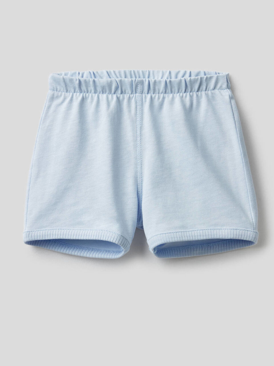 Shorts mit Maxi-Aufnäher hinten image number 1