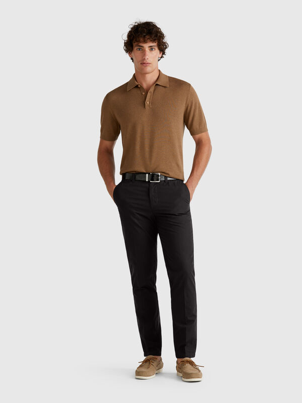 Chino coupe slim en coton léger Homme