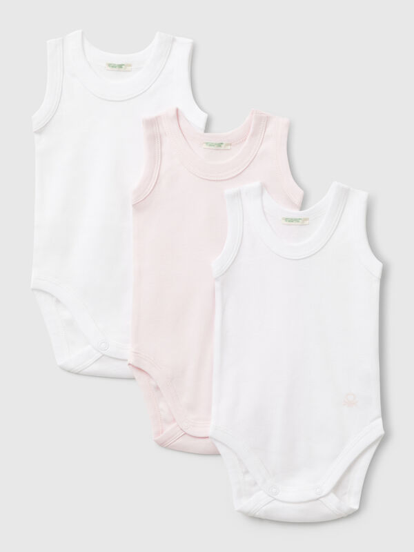Trois bodys sans manches en coton  Naissancede