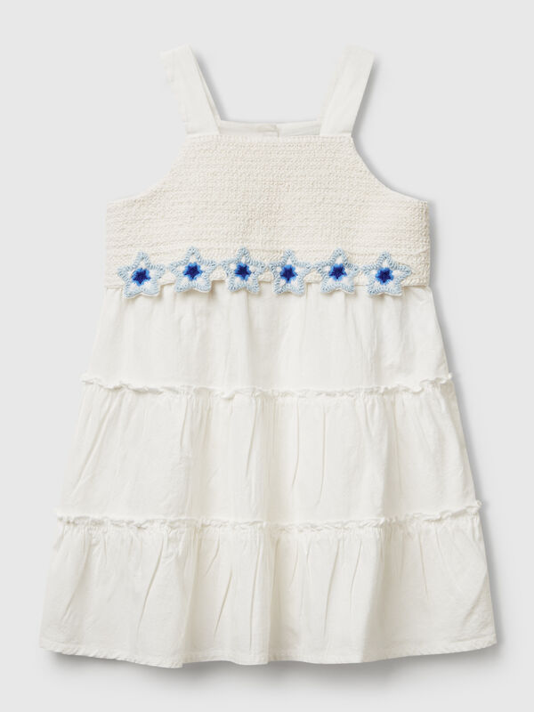 Kleid mit Makramee-Blumen Mädchen