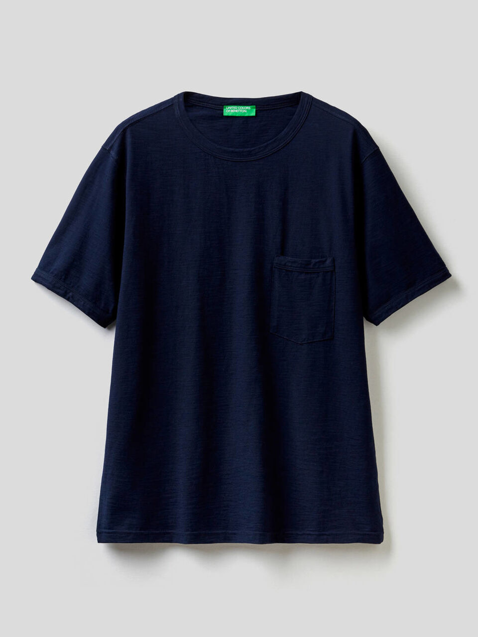 T-Shirt aus Baumwolle mit Tasche image number 1