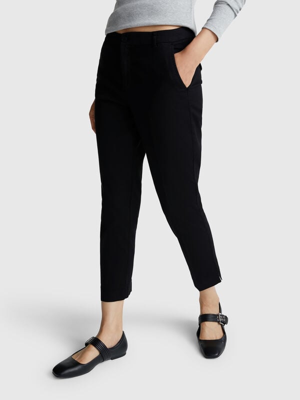 Pantalon chino court en coton extensible Femme
