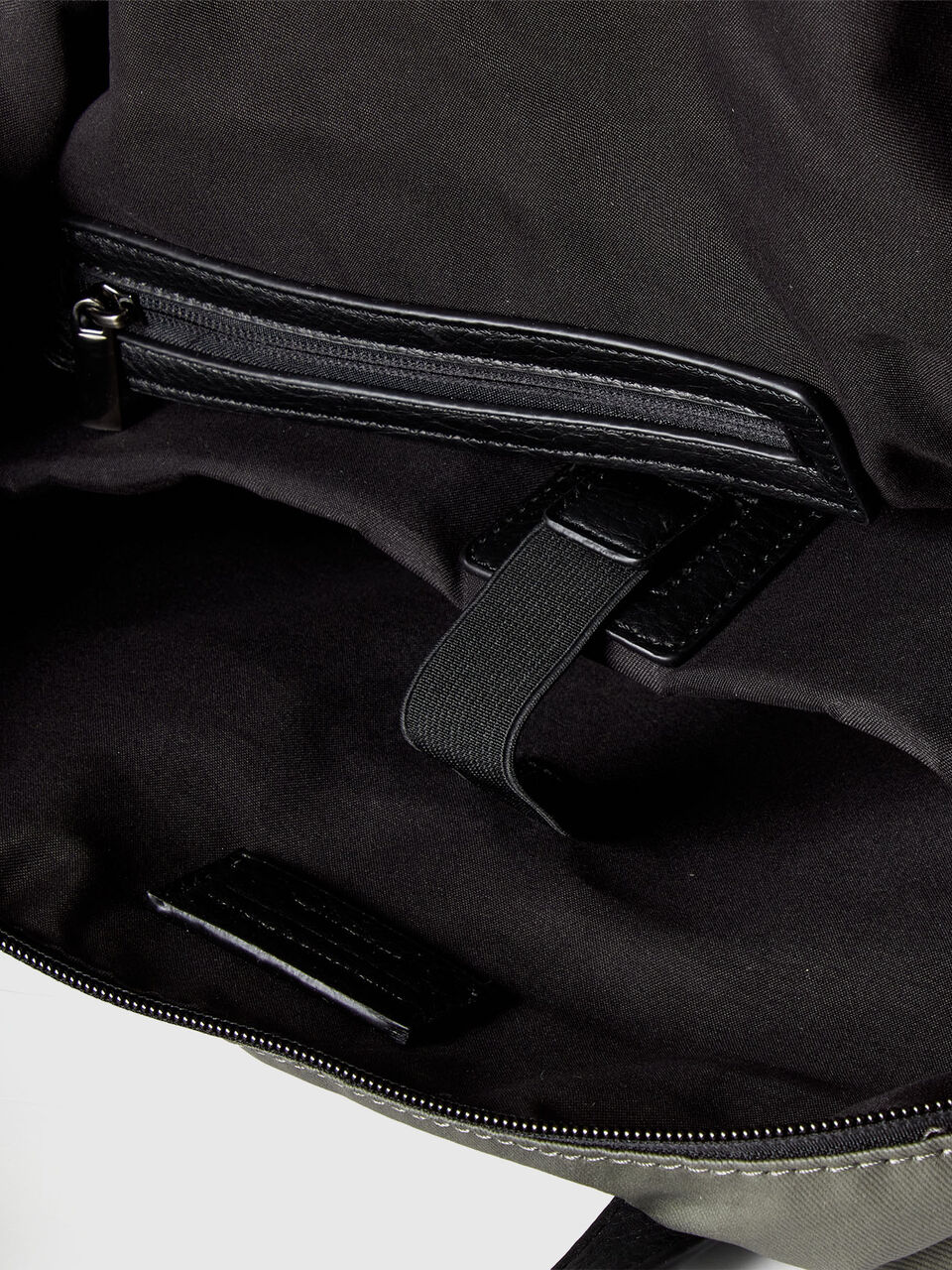 BAG Men image number null