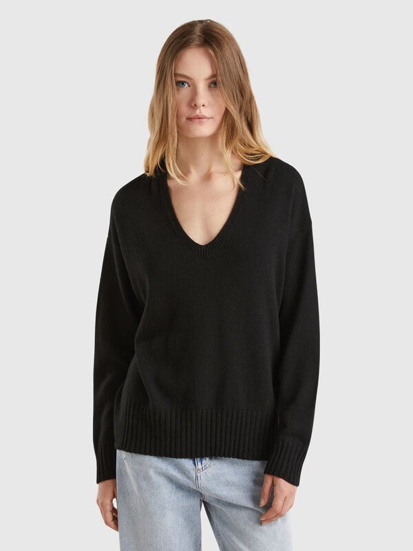 Pull à col en V en laine mélangée Femme