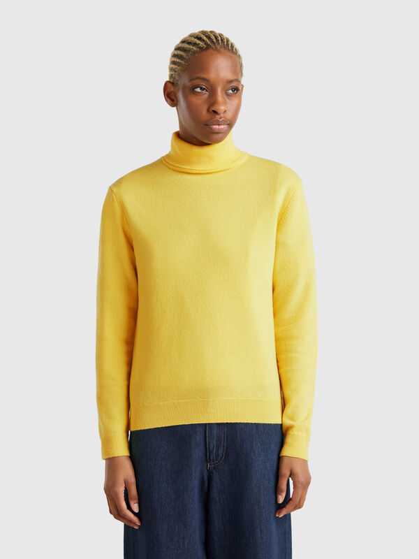 Yellow turtleneck sweater in pure Merino wool Women