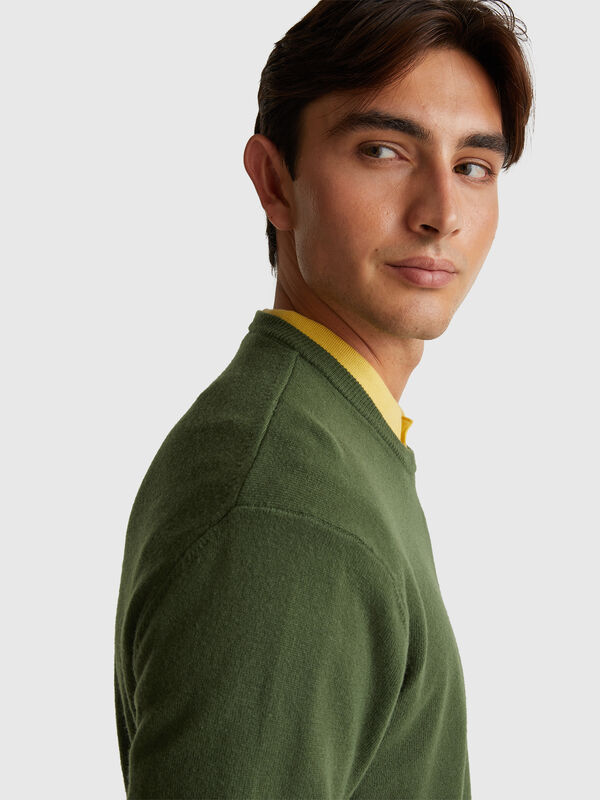 Pull col rond vert olive en pure laine mérinos Homme