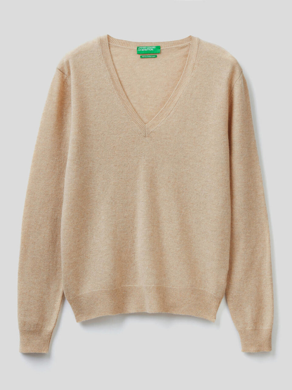 Pull avec col en V en pure laine vierge image number 1