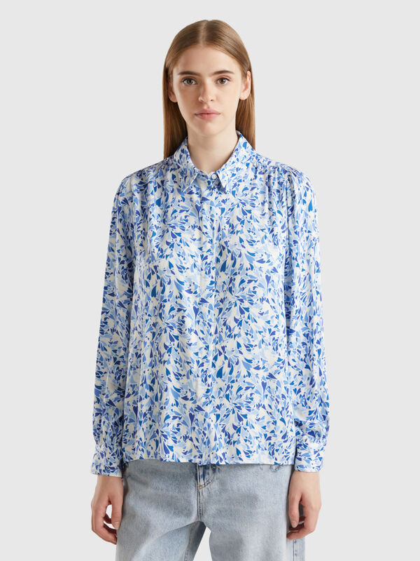 Flowy heart shirt Women