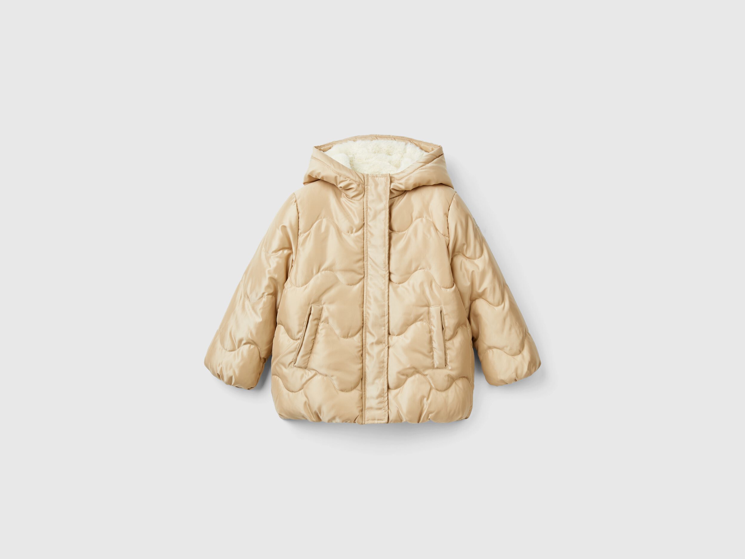 Jacke aus glanzendem Nylon Beige Benetton