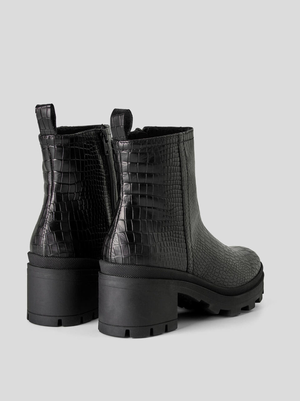 Stiefeletten mit Absatz aus Leder mit Reliefmuster image number 2