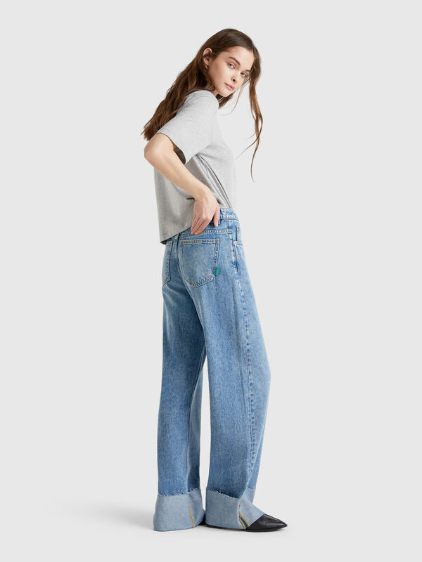 Jean coupe large avec revers Femme