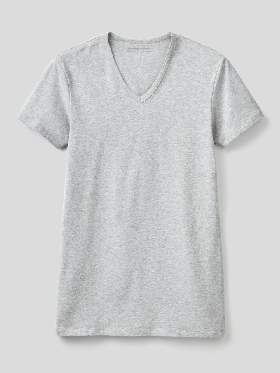 Basic-T-Shirt mit V-Ausschnitt image number 1