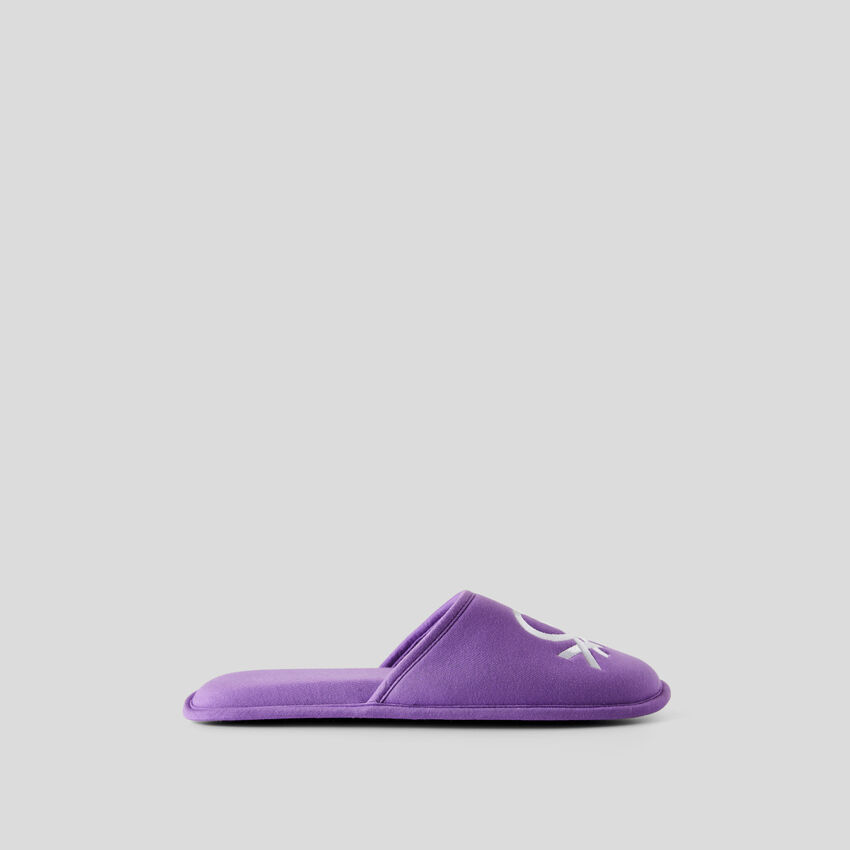 Chaussons violets avec broderie by Ghali