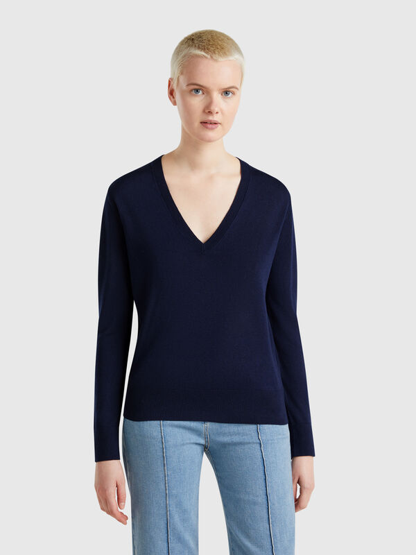 V-neck top in silk blend Women