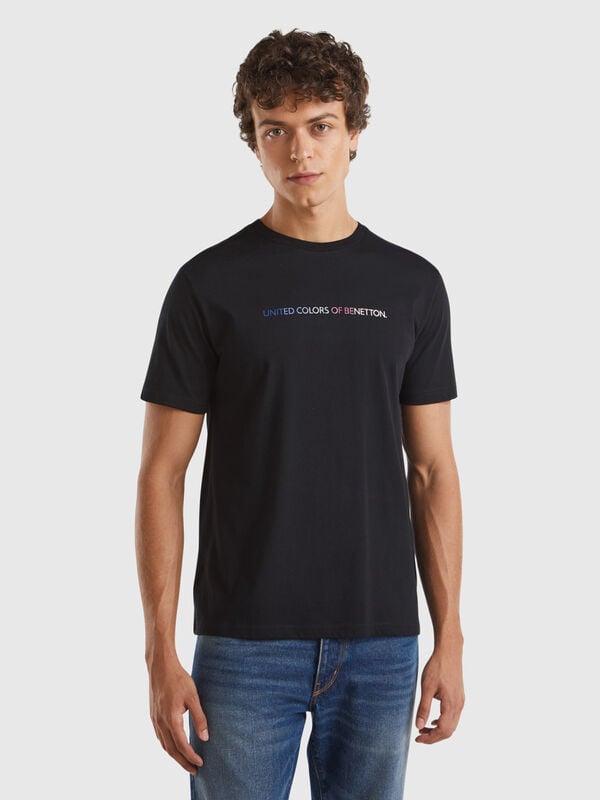 Schwarzes T-Shirt aus Bio-Baumwolle mit mehrfarbigem Logo Herren