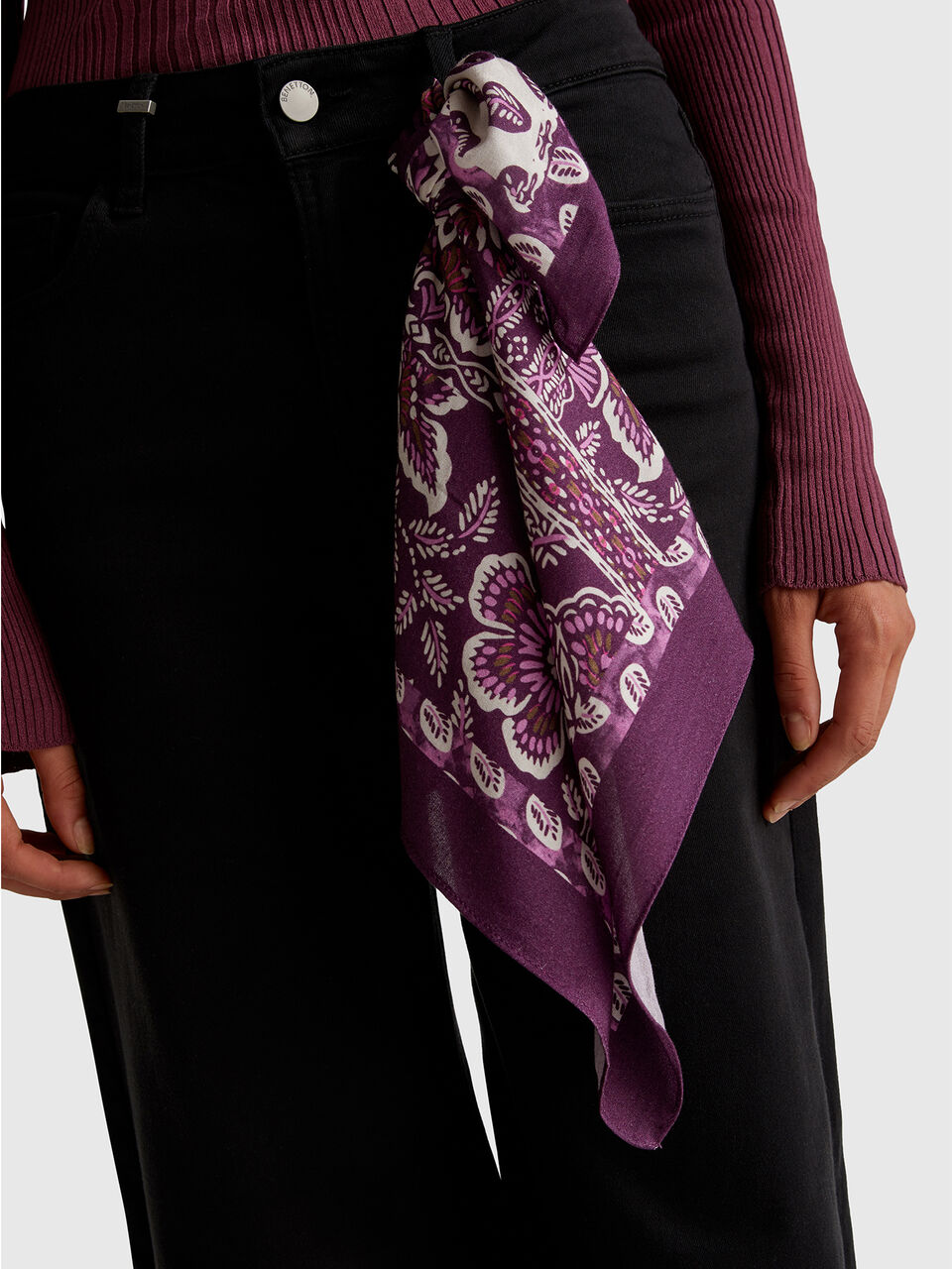 SQUARE SCARF Femme image number null